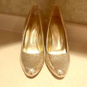 Aldo gold stilettos size 6